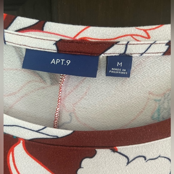 Women’s APT 9 Brand top floral multi color Medium NWT - Picture 2 of 4